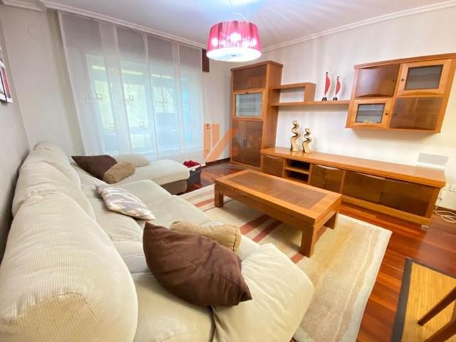 Piso en alquiler en Santiago de Compostela photo 0