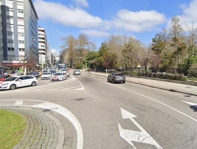 Local comercial en alquiler en Vigo, Castrelos - Sárdoma photo 0