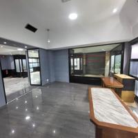 Local comercial en alquiler en Bilbao, Casco Viejo photo 0