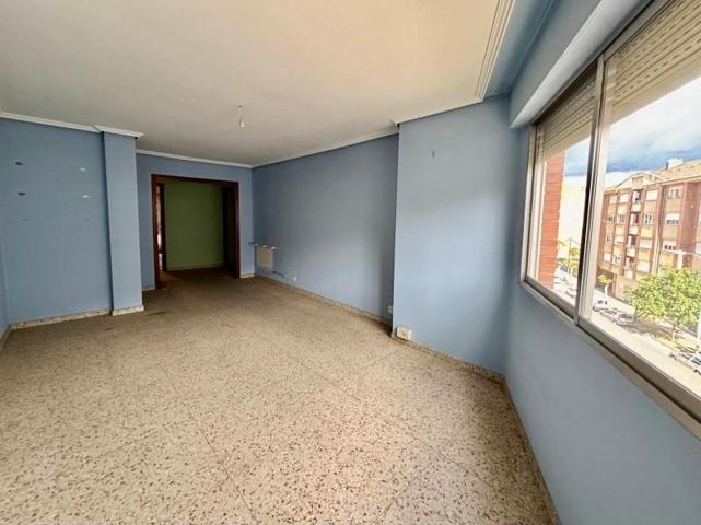 Piso en venta en Ponferrada, Flores de Sil photo 0
