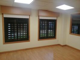 Local comercial en venta en Vigo, Travesia de Vigo photo 0