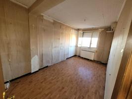 Piso en venta en Zaragoza, La Jota photo 0