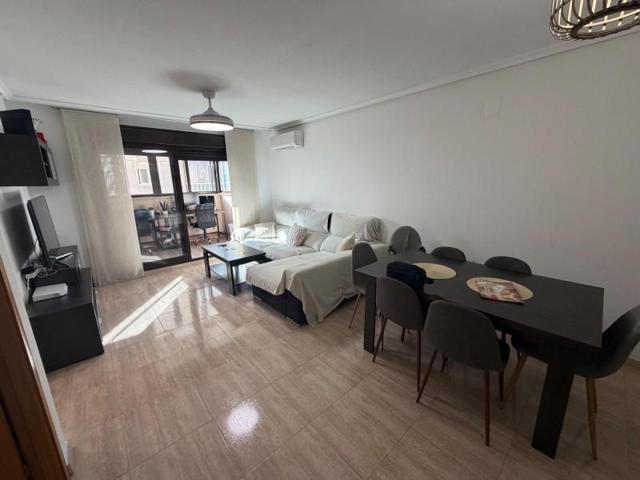Apartamento en venta en Torrevieja, Centro photo 0