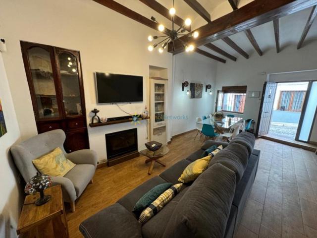 Casas de pueblo en venta en Oliva, Centrico photo 0