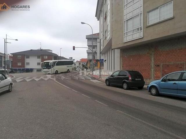 Local comercial en venta en Nigrán, Centro photo 0