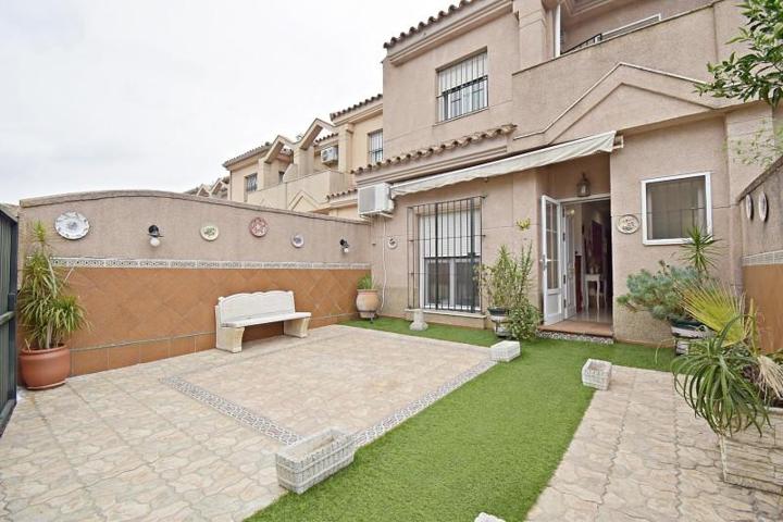Adosada en venta en Jerez de la Frontera, Montealto photo 0