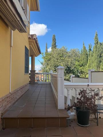 Bungalow en venta en Zubia, Centro photo 0