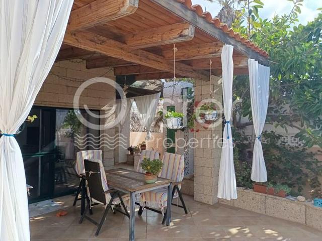 Chalet en venta en Arico photo 0