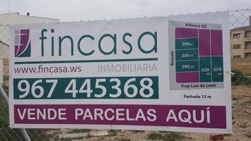 Terreno en venta en La Roda, Centro photo 0