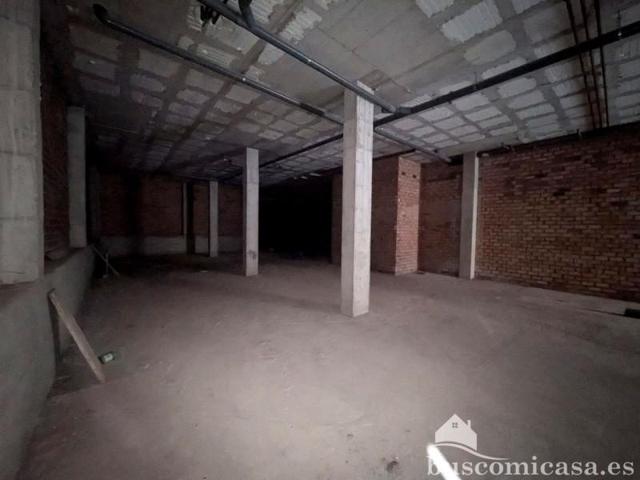 Local comercial en alquiler en Linares, Calle Santiago, 23700 photo 0