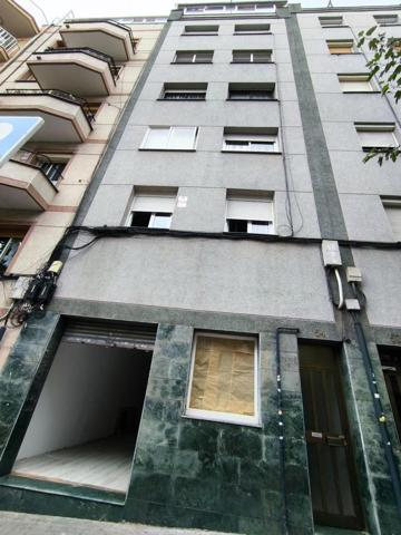 Local comercial en venta en L'Hospitalet de Llobregat, Pubilla cases photo 0