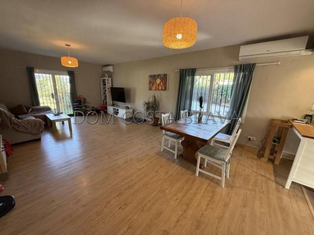 Chalet en venta en Vidreres, La Selva photo 0