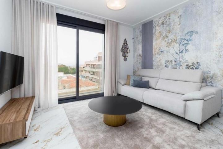 Apartamento en venta en Guardamar del Segura photo 0