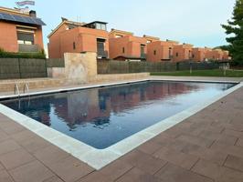 Casa en venta en Santa Perpètua de Mogoda, A Zona de - Santa Perpètua de Mogoda photo 0