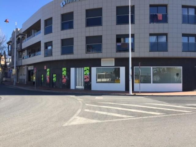 Local comercial en alquiler en Motril, El Varadero photo 0