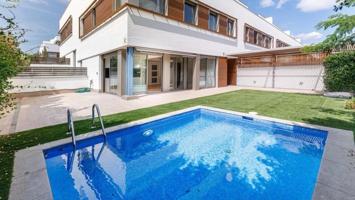 Chalet en alquiler en Sabadell, Can Gambús photo 0