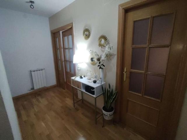 Apartamento en venta en Valdepeñas, Avenida 1º de Julio photo 0