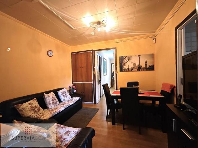 Piso en venta en Barcelona photo 0