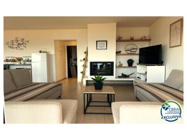 Piso en venta en Llançà photo 0