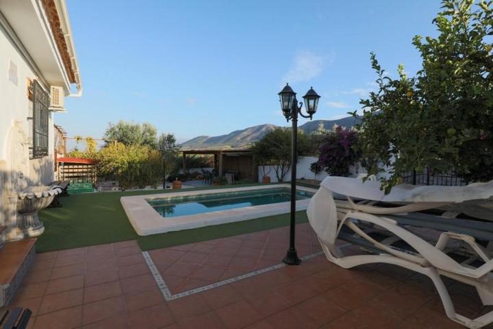 Casa con terreno en venta en Albuñuelas, South of spain photo 0
