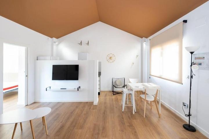 Edificio en venta en Zubia, Centro photo 0