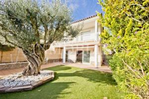 Casa en venta en Argentona, Centre photo 0