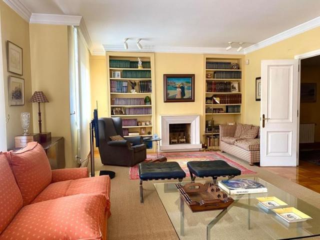 Apartamento en venta en Barcelona, Pedralbes photo 0