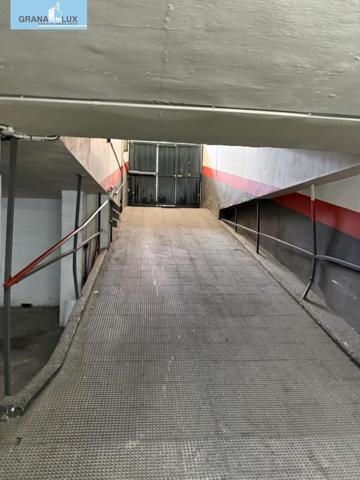 Parking en alquiler en Granada, Gran capitan photo 0