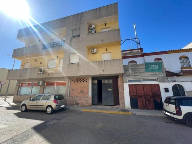 Local comercial en venta en Brenes, Centro photo 0