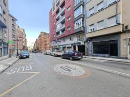 Local comercial en venta en Oviedo, Buenavista photo 0