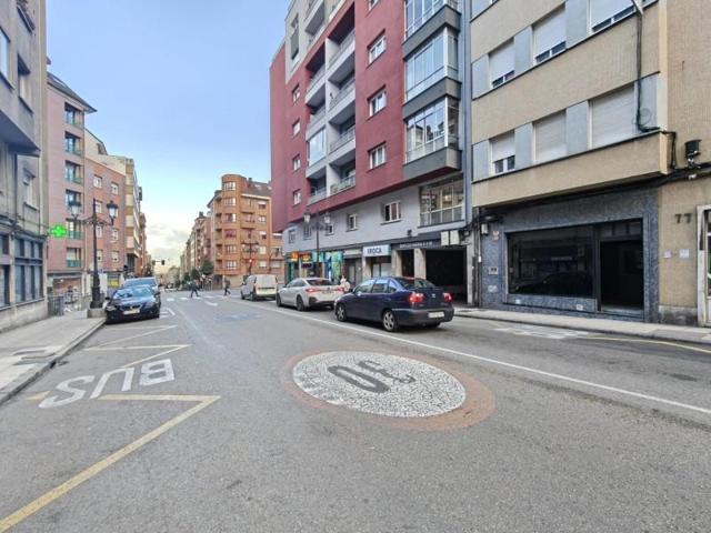 Local comercial en venta en Oviedo, Buenavista photo 0