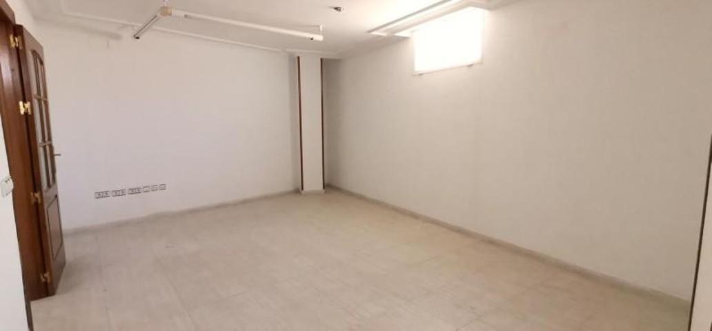 Oficina en venta en Linares, Calle Corredera de San Marcos, 23700 photo 0