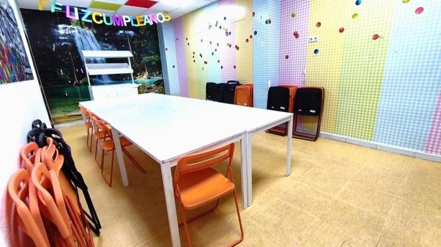 Local comercial en venta en Badajoz, Pardaleras photo 0