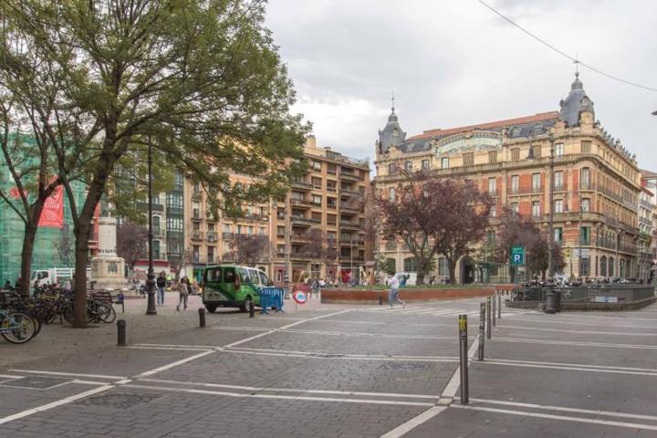 Local comercial en venta en Pamplona, Casco Antiguo photo 0