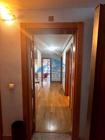 Piso en venta en León, Calle Demetrio de los Ríos, 24008 photo 0