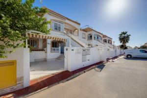 Adosada en venta en Torrevieja, Baix Segura photo 0