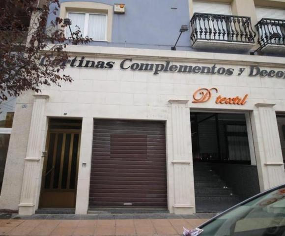 Local comercial en venta en Yecla, Yecla photo 0