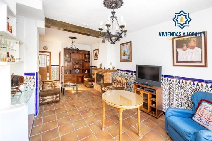 Casa con terreno en venta en Granada, Campus de la Salud photo 0