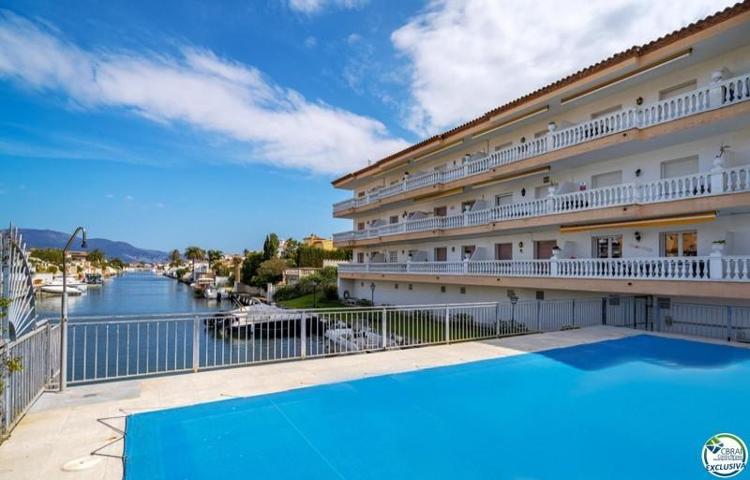 Apartamento en venta en Empuriabrava photo 0