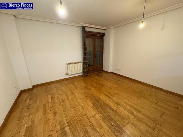 Apartamento en venta en León, Casco Antiguo photo 0