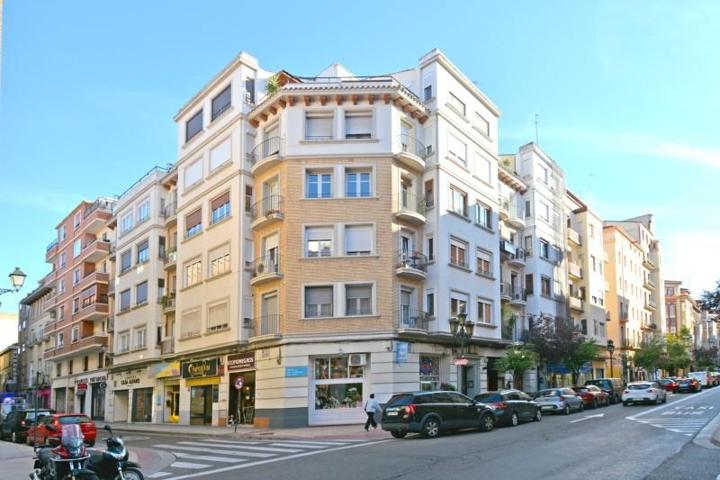 Piso en venta en Zaragoza, Centro photo 0