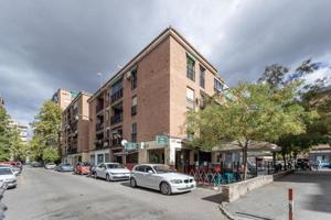 Piso en venta en Granada, Zaidín photo 0