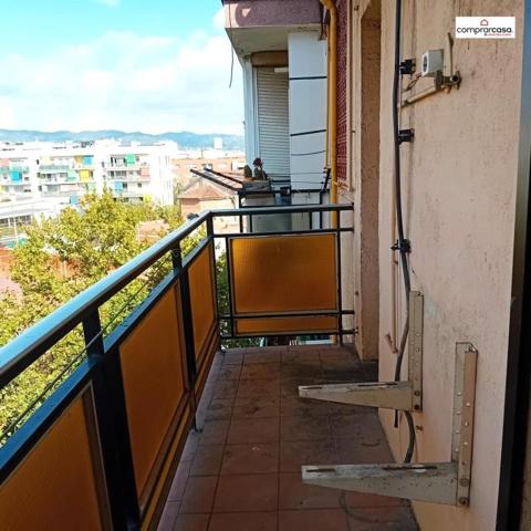Piso en venta en Sant Adrià de Besòs, Sant joan baptista photo 0