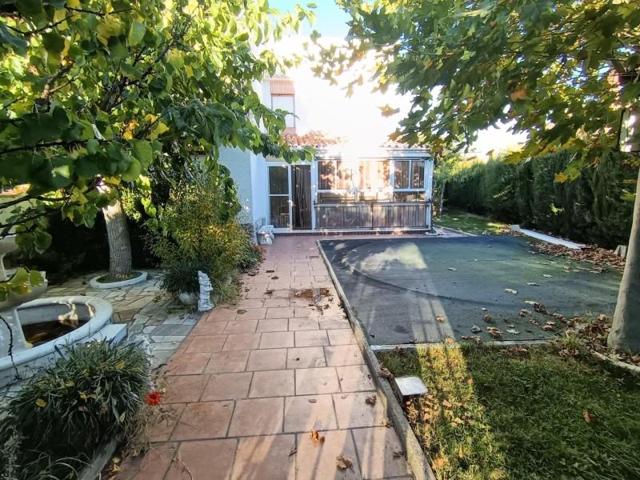 Chalet en venta en Viana de Cega, Urbanizacion espana photo 0