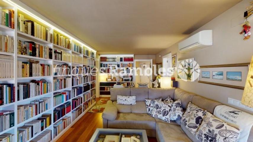 Piso en venta en Igualada, Poble Sec photo 0