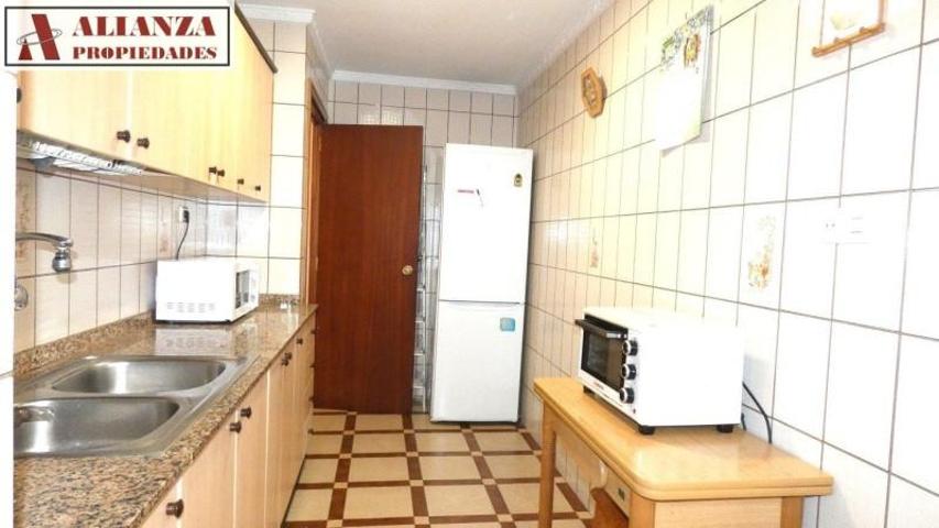 Piso en venta en Málaga, Paseo de los Tilos - La Unión - Cruz de Hu photo 0