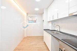 Piso en venta en Barcelona, La Prosperitat photo 0