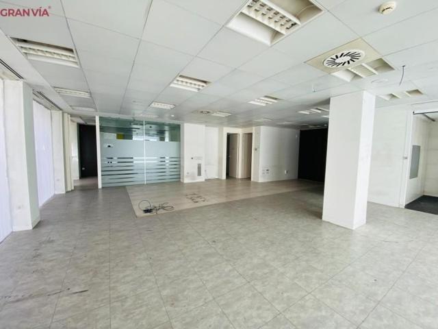 Local comercial en venta en Logroño, Cascajos - Piqueras photo 0