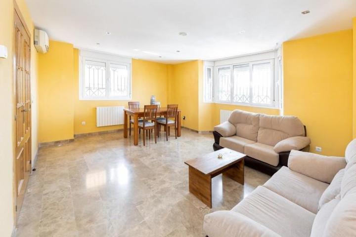 Bungalow en venta en Alhendín, CaÑada de piÑar photo 0