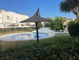 Adosada en venta en Chiclana de la Frontera, Los gallos photo 0